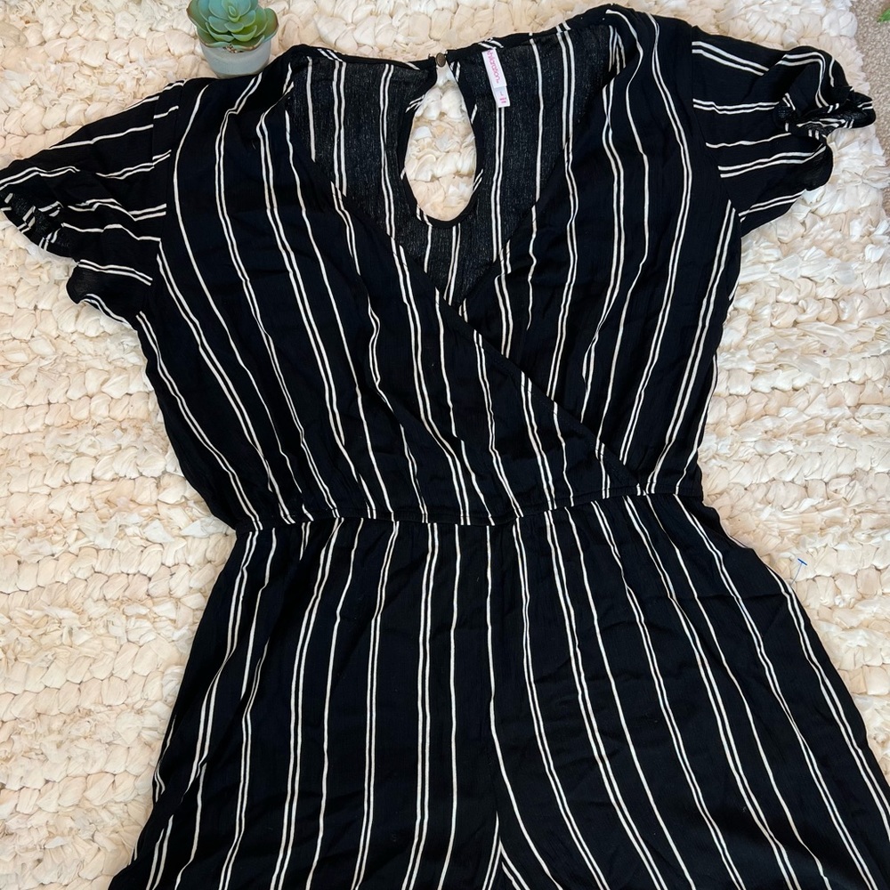 Xhilaration Romper Sz L